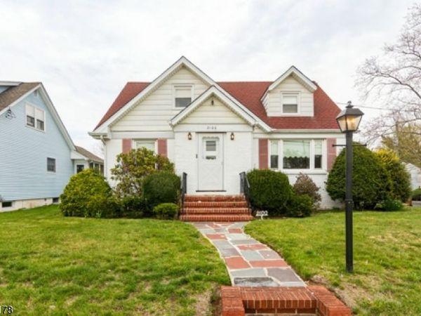 2100 Orchard Ter, Linden, NJ 07036
