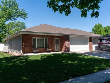 943 Redwood Avenue , Crete, NE 68333