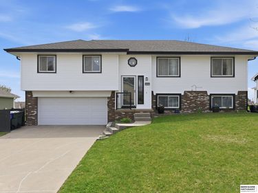 2427 Corn Drive, Papillion, NE 68046