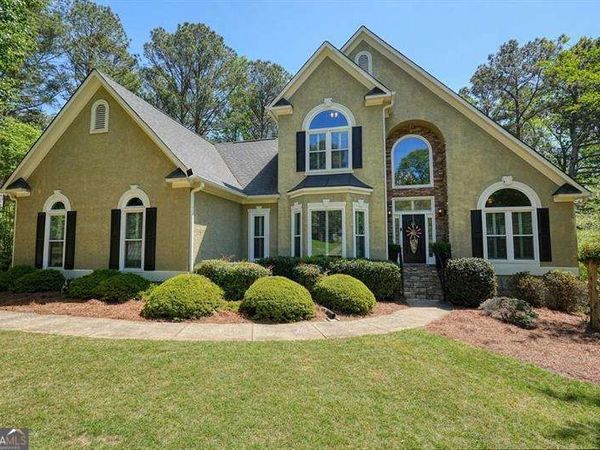 716 Whisper Wind Court, Woodstock, GA 30189
