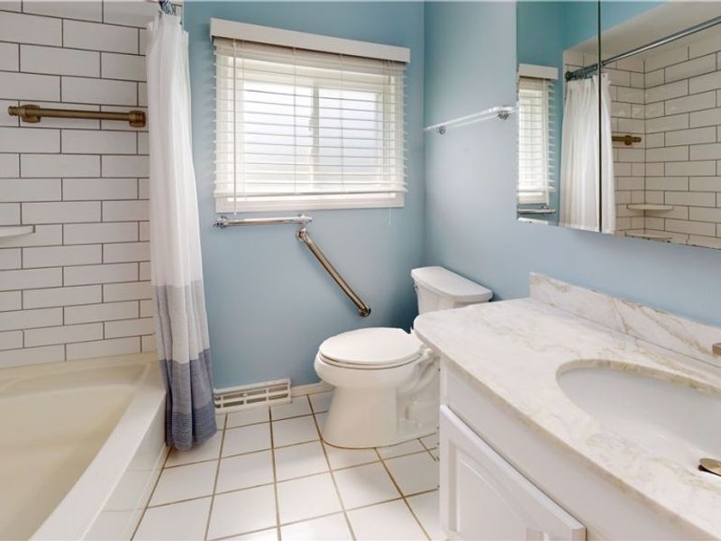 2063 Marshfield Road, Mayfield Heights, OH 44124 Photo 13