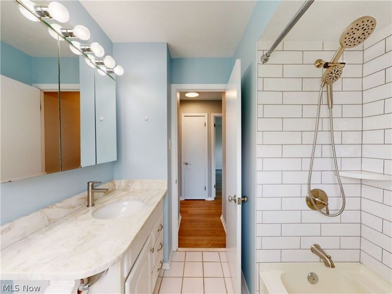 2063 Marshfield Road, Mayfield Heights, OH 44124 Photo 14