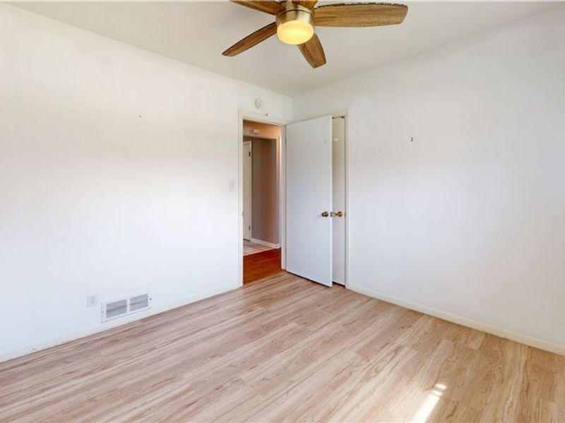 2063 Marshfield Road, Mayfield Heights, OH 44124 Photo 18