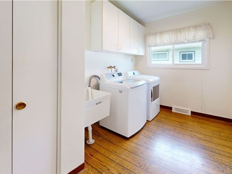 2063 Marshfield Road, Mayfield Heights, OH 44124 Photo 19