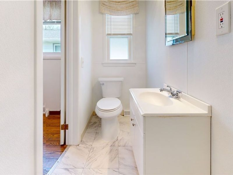 2063 Marshfield Road, Mayfield Heights, OH 44124 Photo 21