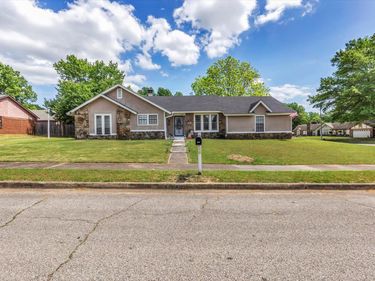 4204 SHADOWFALL DR, Memphis, TN 38141