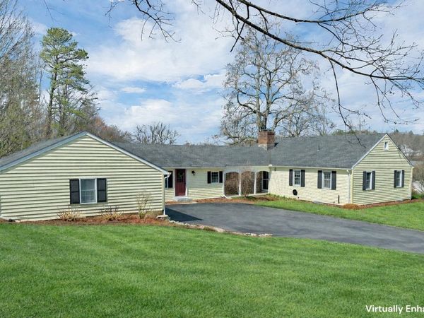 7 Pinecrest Drive, Bedford, NH 03110