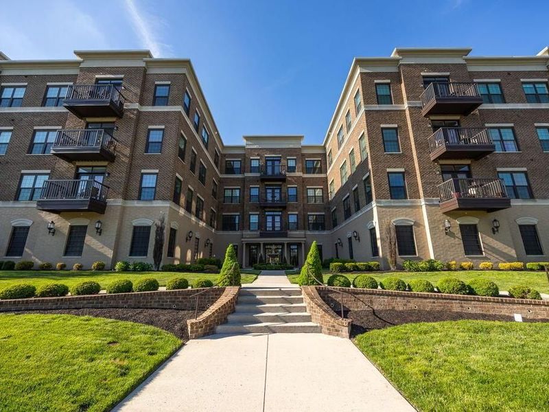 1670 E Broad Street, Unit 201, Columbus, OH 43203 Photo 1