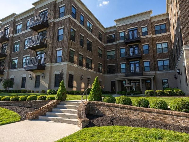 1670 E Broad Street, Unit 201, Columbus, OH 43203 Photo 2