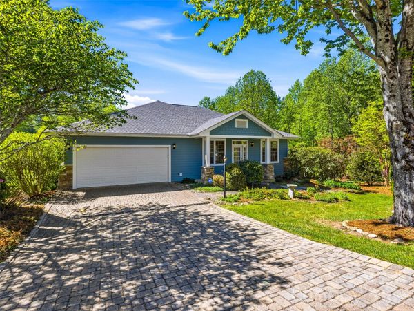 35 Stonecrest Court, Flat Rock, NC 28731