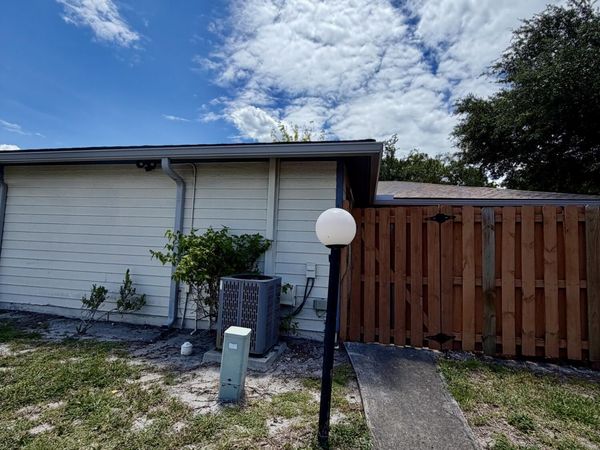 1866 My Lane, West Palm Beach, FL 33417