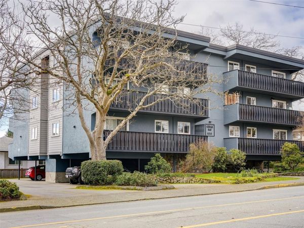 1215 Bay St , Unit 201, Victoria, BC V8T 1S7