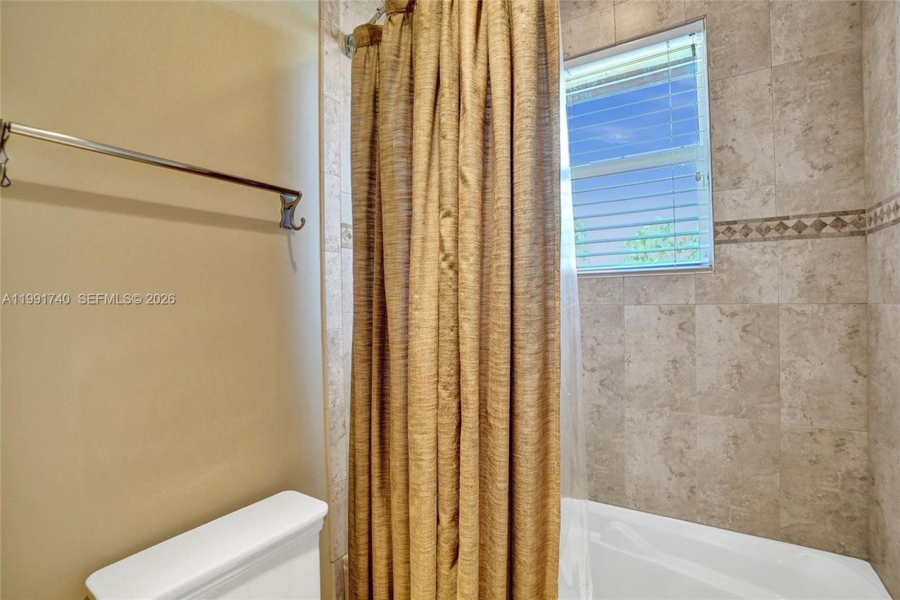 730 Leigh Palm Ave, Plantation, FL 33324 Photo