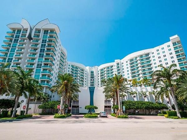 7900 Harbor Island Dr , Unit 610, North Bay Village, FL 33141