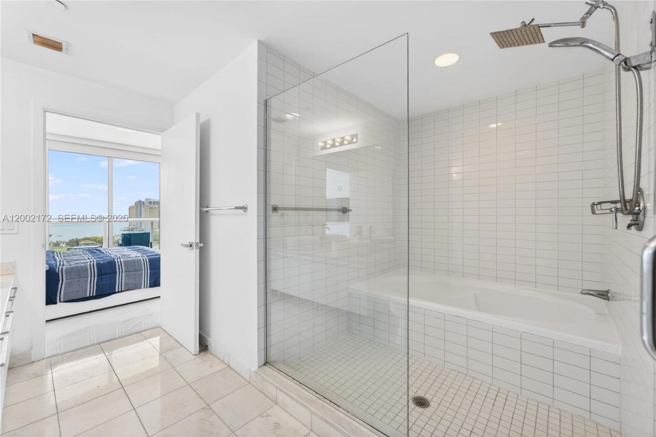888 Biscayne Blvd, Unit 2404, Miami, FL 33132 Photo