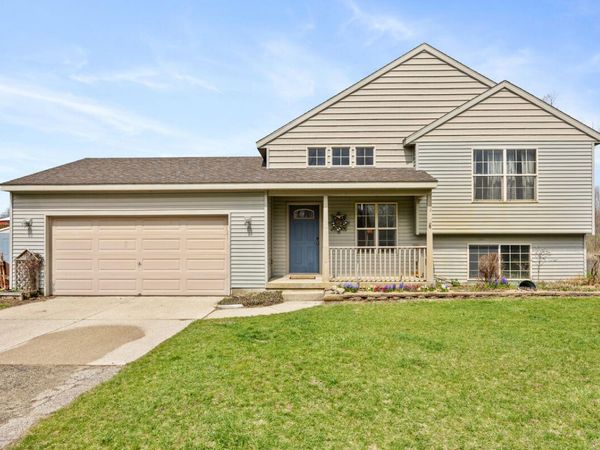 10480 Wolven Avenue NE, Rockford, MI 49341