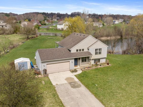 10480 Wolven Avenue NE, Rockford, MI 49341