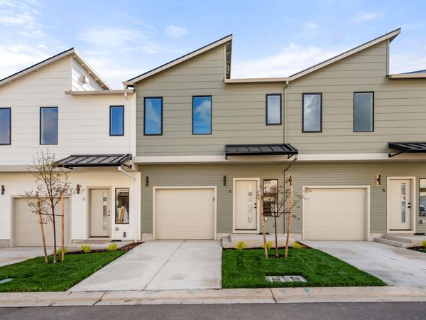 2028 Sunset Drive, Unit 6, Medford, OR 97501