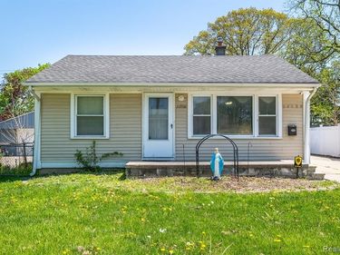26536 PALMER Boulevard , Madison Heights, MI 48071