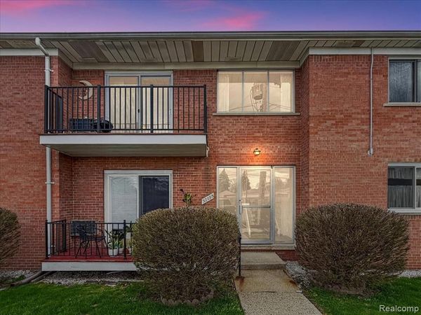 32095 Beaconsfield Street, Roseville, MI 48066