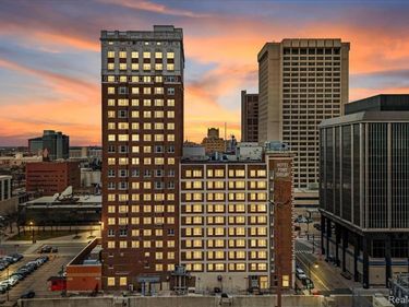 525 W Lafayette Boulevard, Detroit, MI 48226
