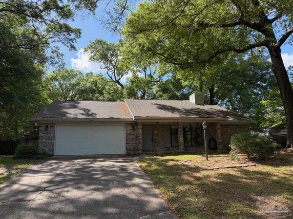 10109 Foxrun Rd, Pensacola, FL 32514