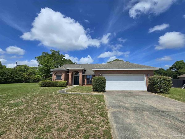 1574 Hunters Creek Dr, Cantonment, FL 32533