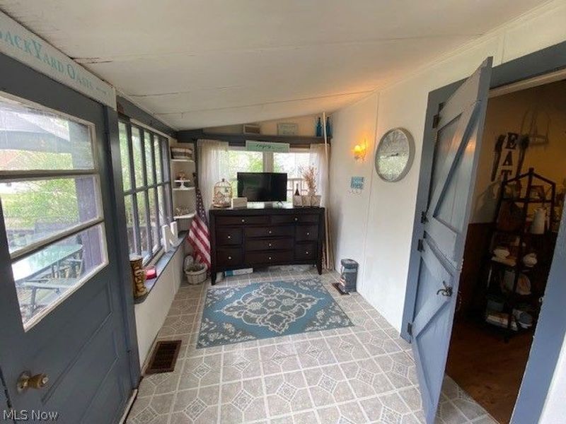 810 Daniels Street, Toronto, OH 43964 Photo 10