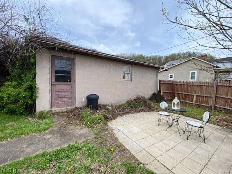 810 Daniels Street, Toronto, OH 43964 Photo 16