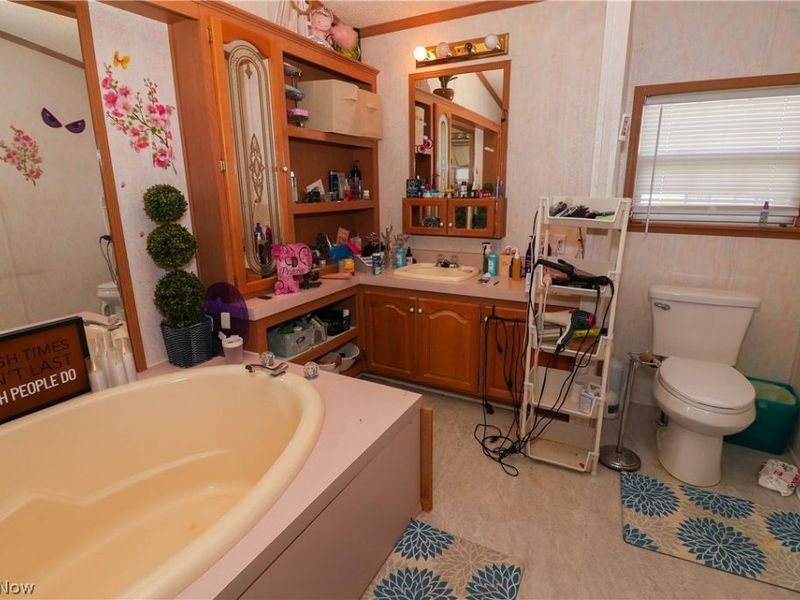 375 Golfway Drive, Painesville Township, OH 44077 Photo 7