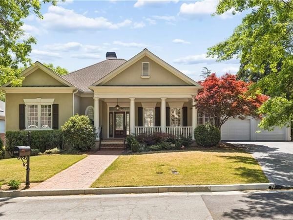 2093 Stephens Walk, Dunwoody, GA 30338