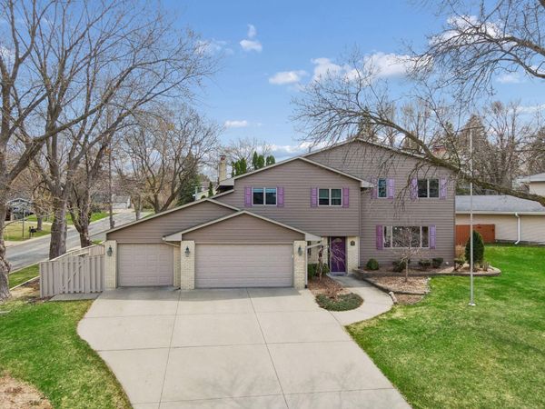 11513 Ravoux Avenue, Burnsville, MN 55337