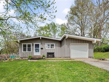 706 W Brown Street, Liberty, MO 64068