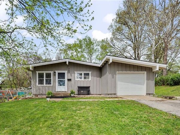 706 W Brown Street, Liberty, MO 64068