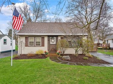 204 Stonefield Road, Syracuse, NY 13205