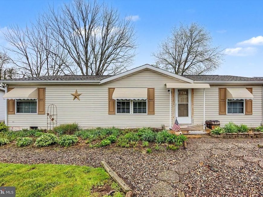 16 Ray Drive, Denver, PA 17517 Main Photo