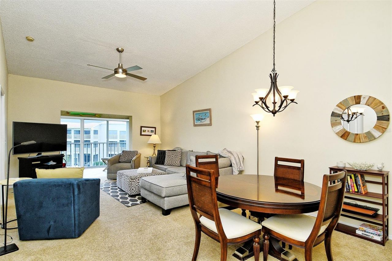 9610 Club South Circle, Unit 4302, Sarasota, FL 34238 Photo