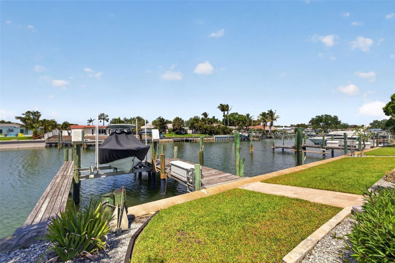 4461 38th Way S, Saint Petersburg, FL 33711 Photo