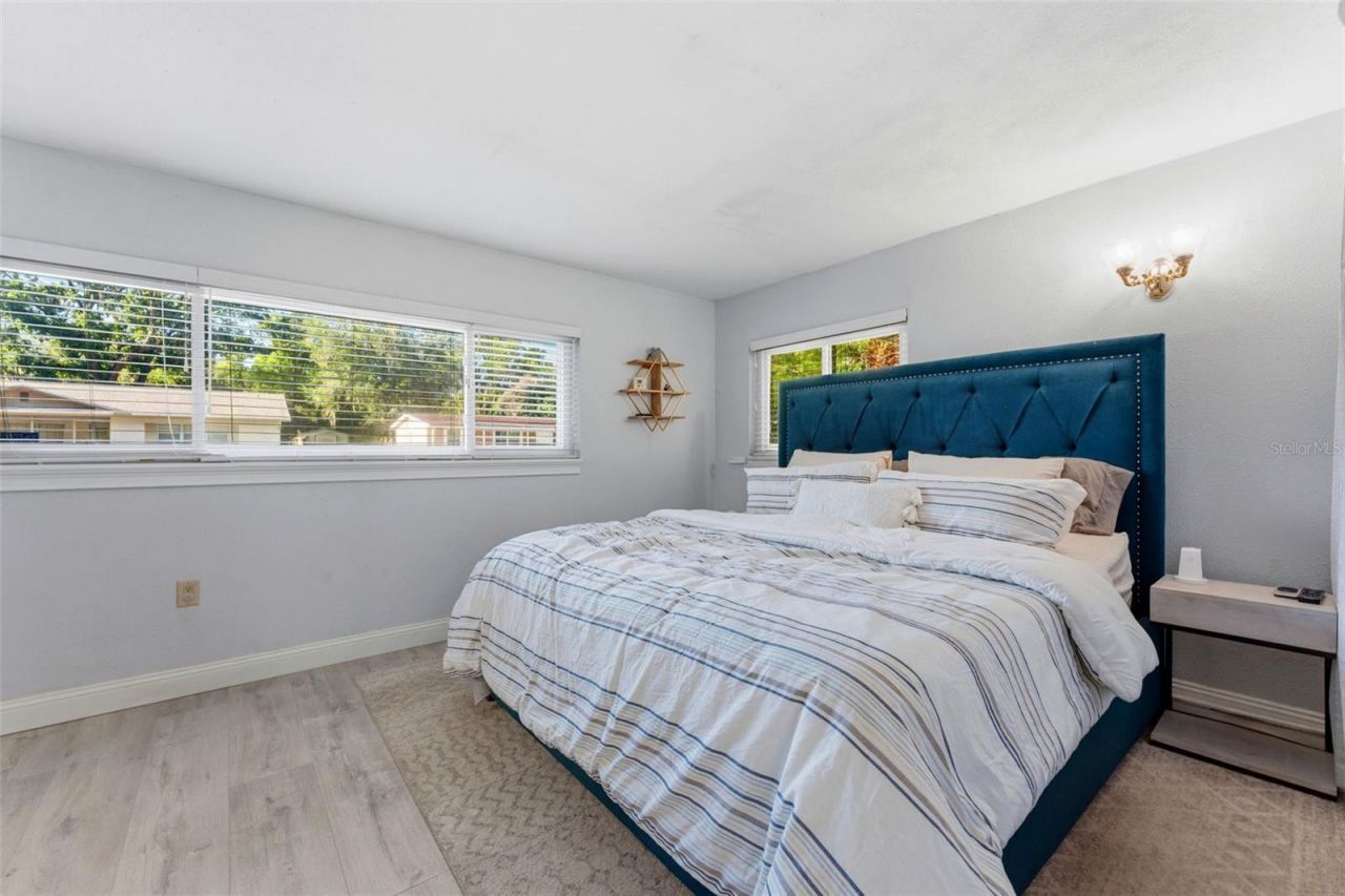 910 Linwood Terrace , Lutz, FL 33549 Photo