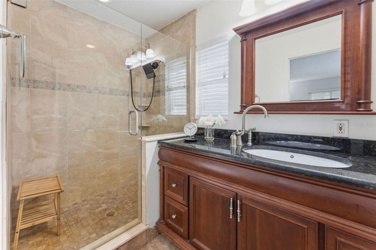 910 Linwood Terrace , Lutz, FL 33549 Photo