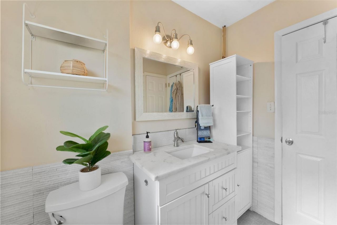 910 Linwood Terrace , Lutz, FL 33549 Photo