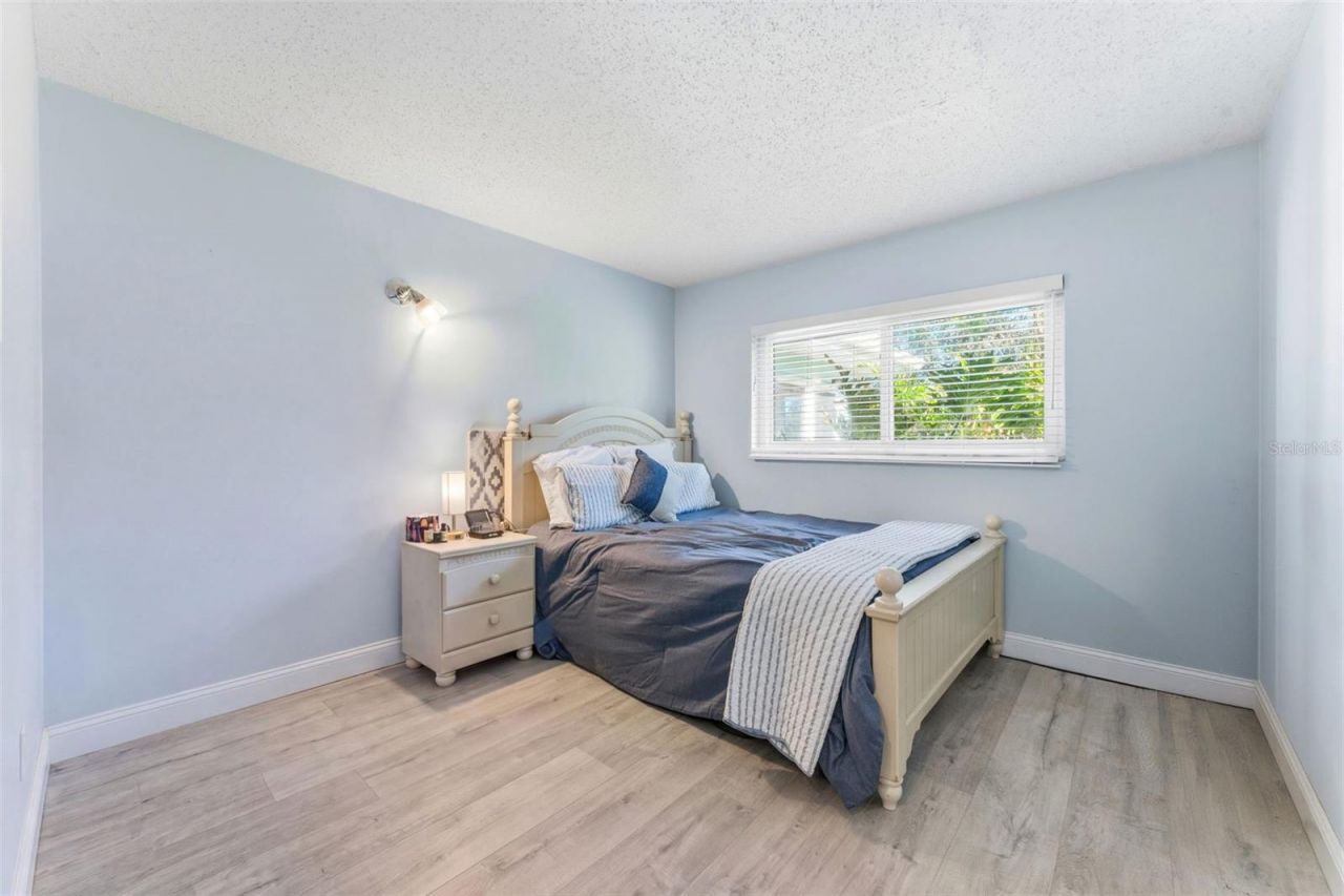 910 Linwood Terrace , Lutz, FL 33549 Photo