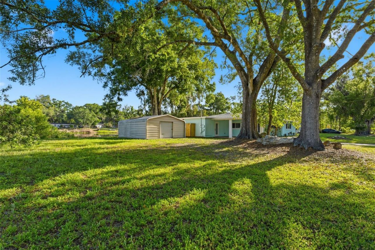 910 Linwood Terrace , Lutz, FL 33549 Photo