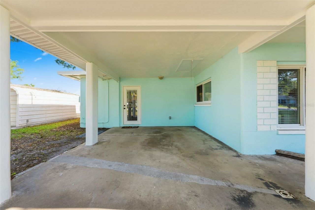 910 Linwood Terrace , Lutz, FL 33549 Photo