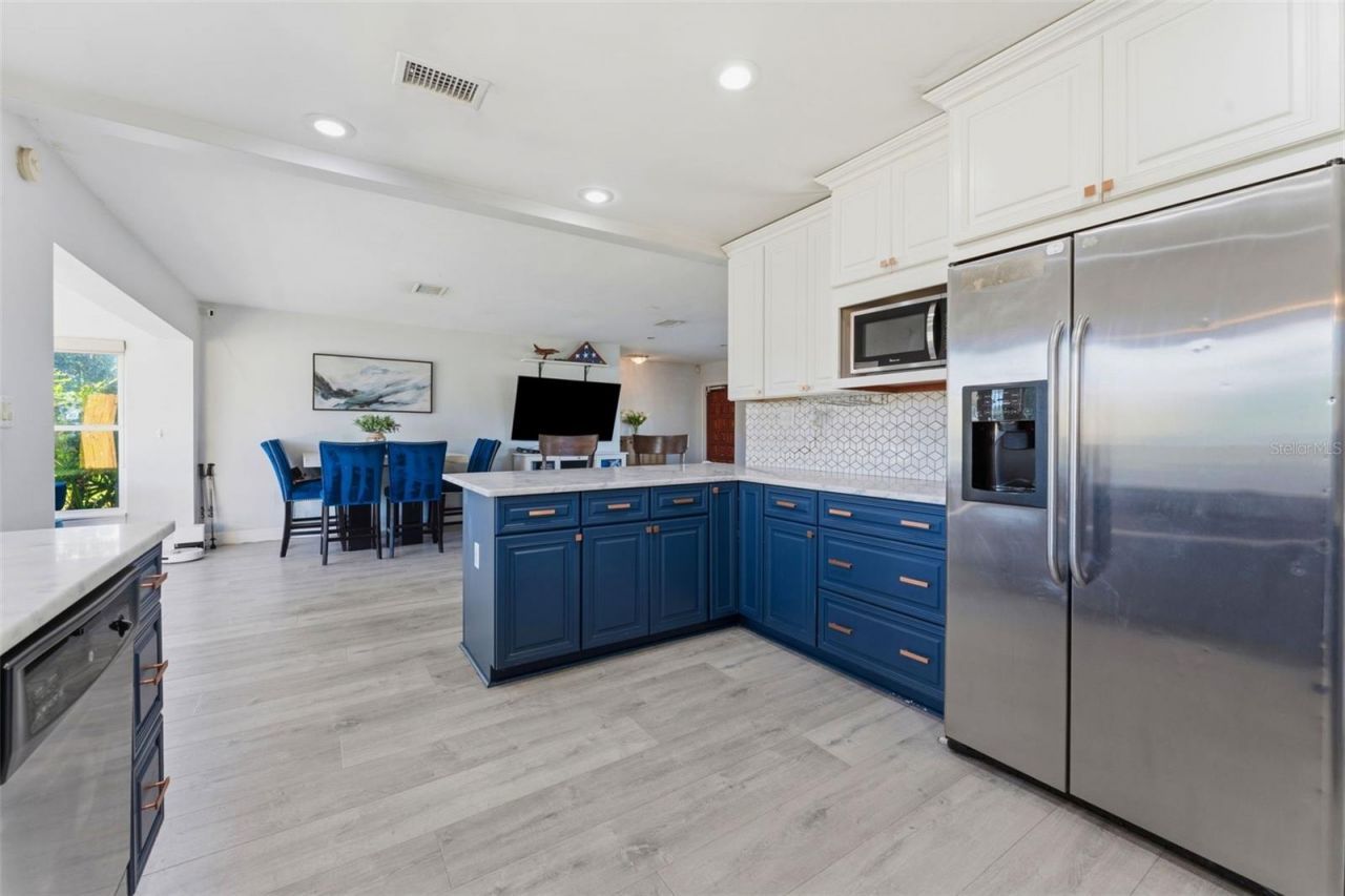 910 Linwood Terrace , Lutz, FL 33549 Photo