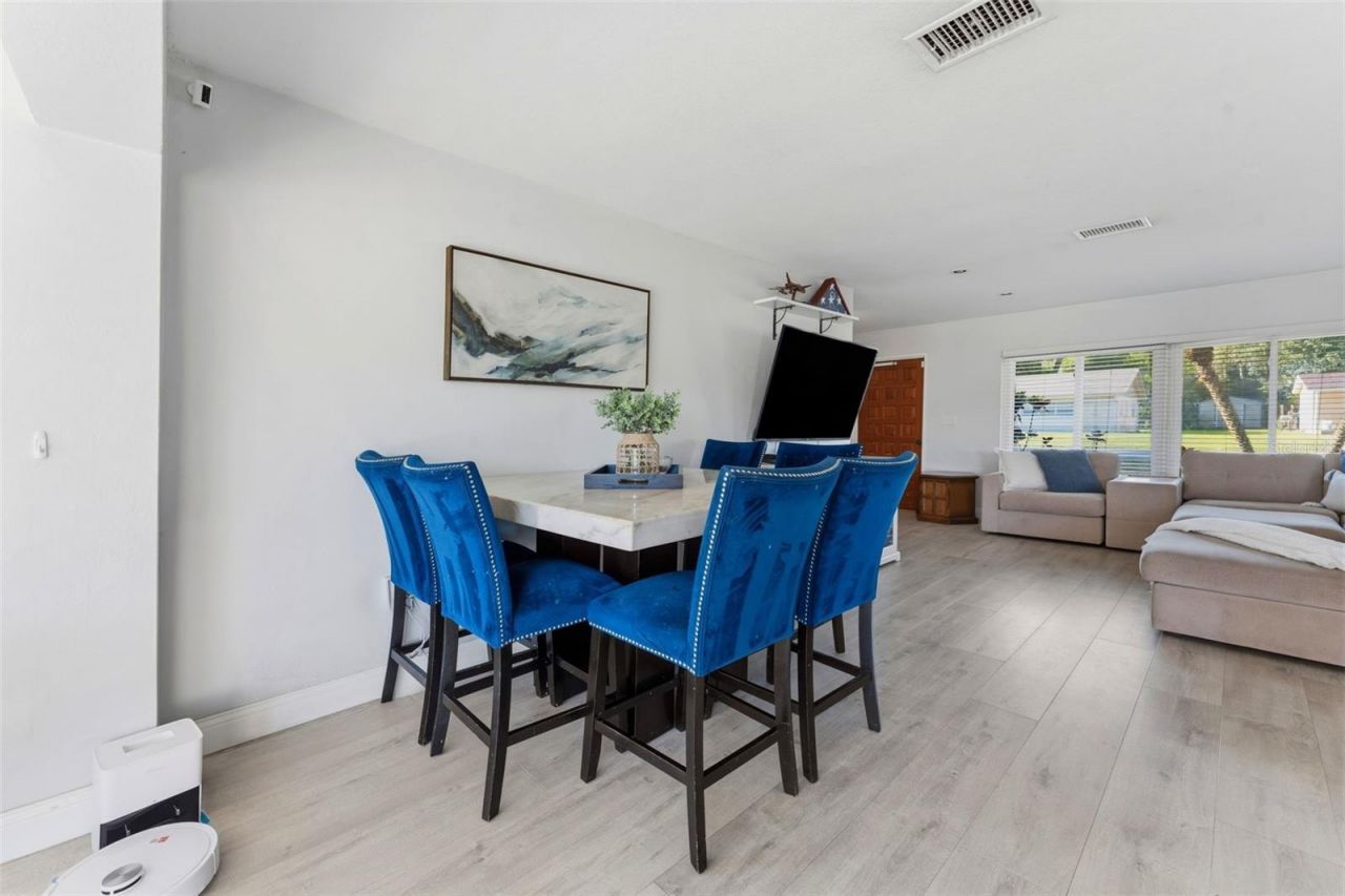 910 Linwood Terrace , Lutz, FL 33549 Photo