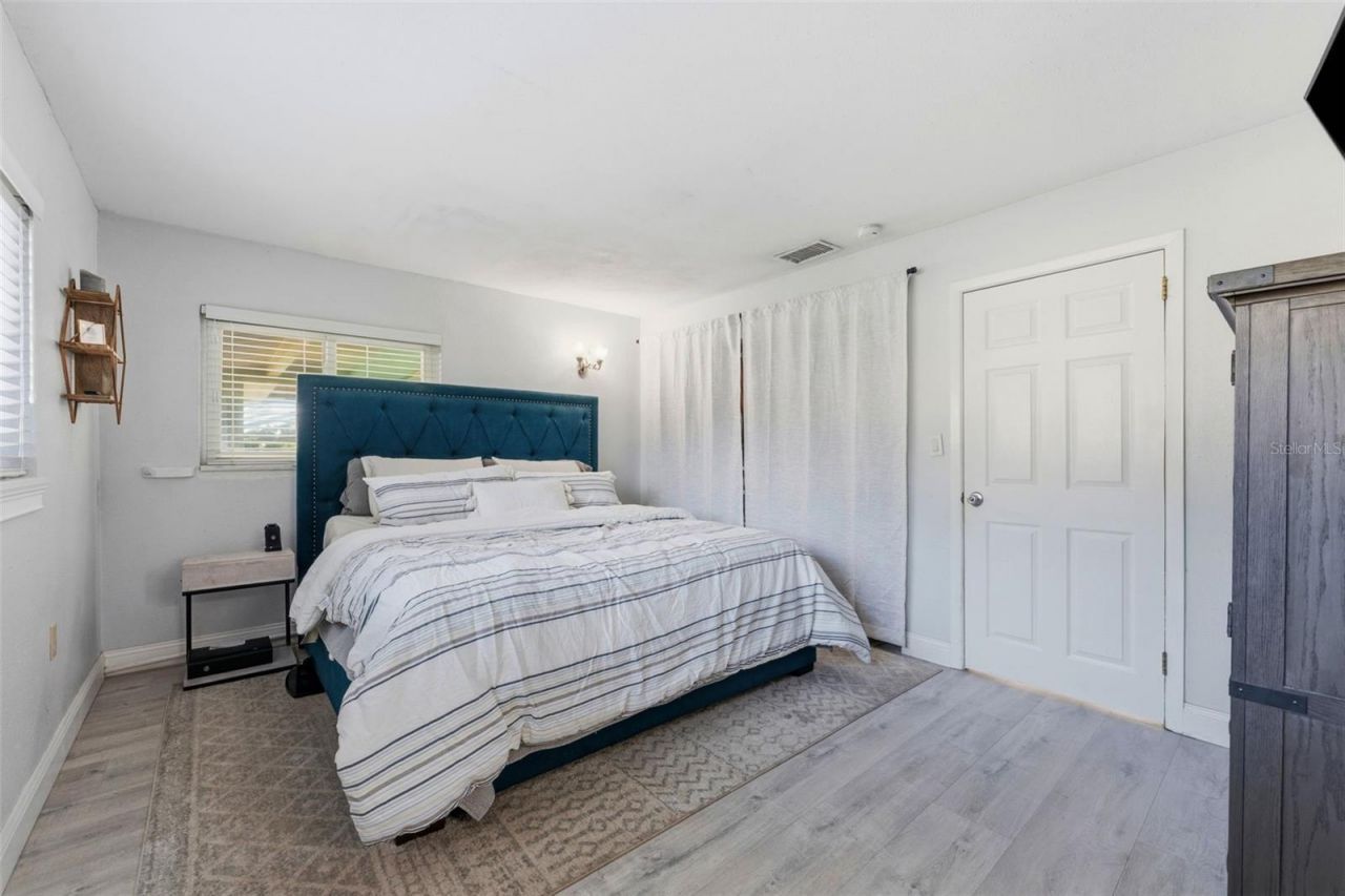 910 Linwood Terrace , Lutz, FL 33549 Photo