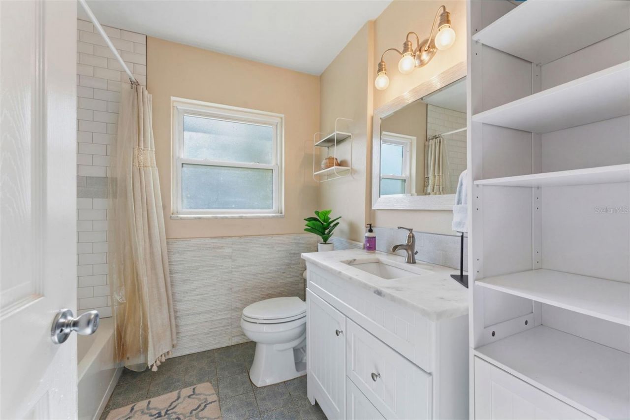 910 Linwood Terrace , Lutz, FL 33549 Photo