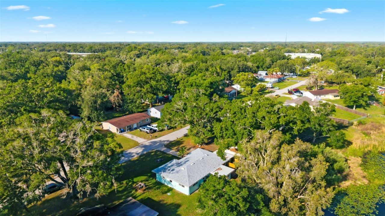 910 Linwood Terrace , Lutz, FL 33549 Photo