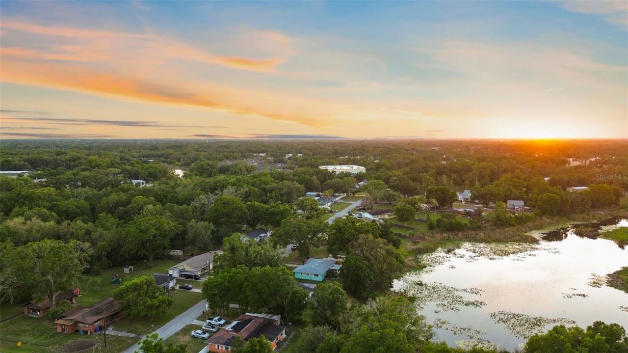 910 Linwood Terrace , Lutz, FL 33549 Photo